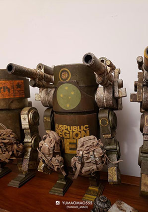World War Robot Large Martin (WWR and WWRp) action figures and 