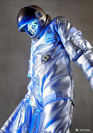 Strigoi Totemnaut Engineer GID with Silver Suit - EVF - Ashley Wood